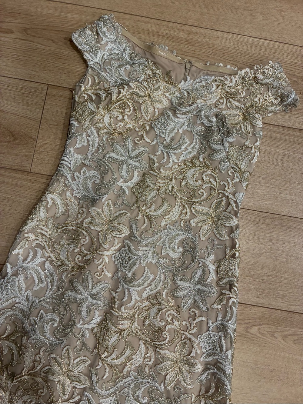 Tadashi Shoji Women’s Lace Off the Shoulder Maxi Formal Dress Metallic Size S